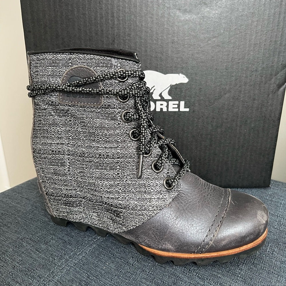 Sorel PDx Wedge Boots size 8.5